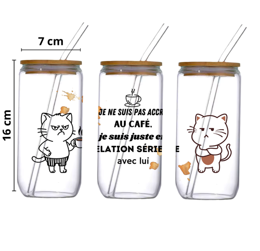 Verre 16 oz signé M.A - "Je ne suis pas accro au café..."