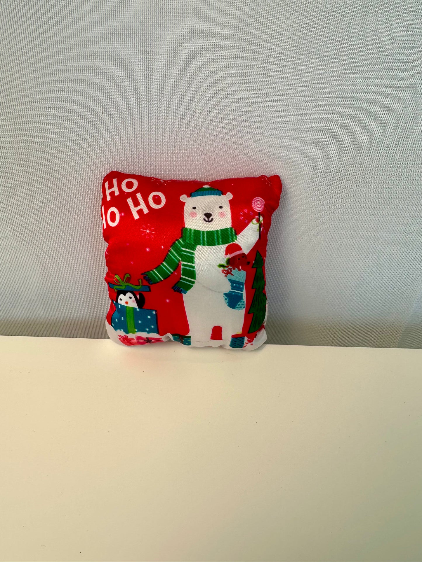 Peluche pour chat - Coussin rouge de noël #2
