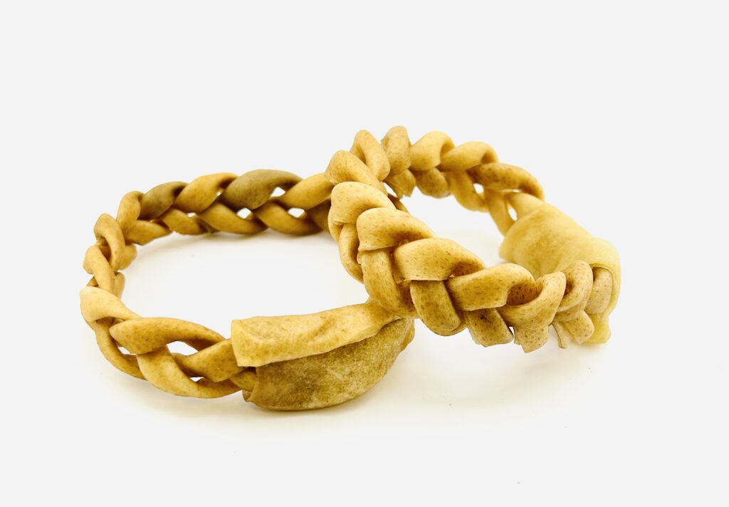 Anneaux tressés en agneau (10 cm)